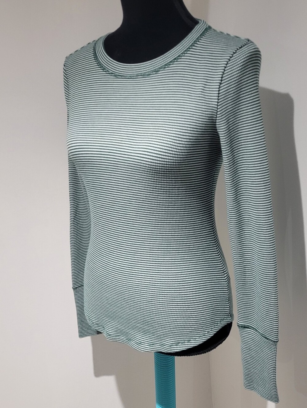 American Eagle Women's Striped Long-Sleeve Crewneck Casual Top Small Green White - Picture 3 of 9